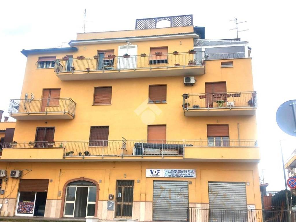 appartamento in vendita a Roma in zona Ponte di Nona
