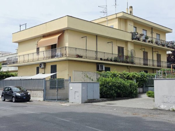 appartamento in vendita a Roma in zona Romanina