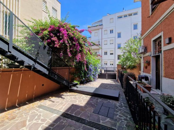 casa indipendente in vendita a Roma in zona Ostiense