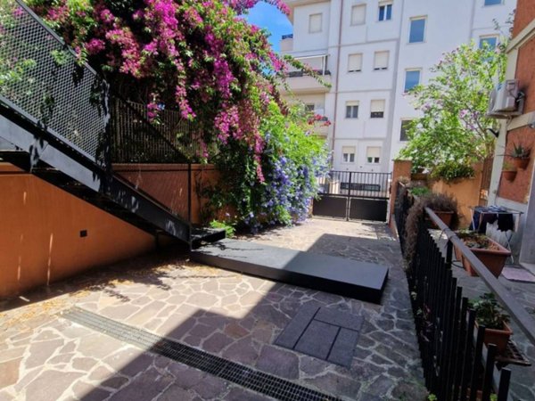 casa indipendente in vendita a Roma in zona Ostiense