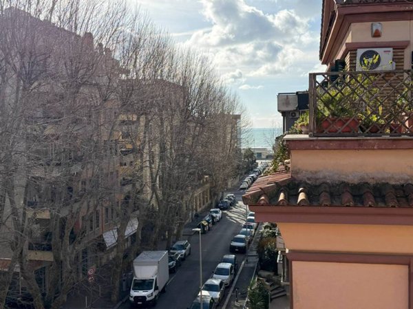 appartamento in vendita a Roma in zona Ostia