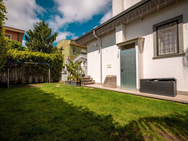 casa indipendente in vendita a Roma in zona Infernetto