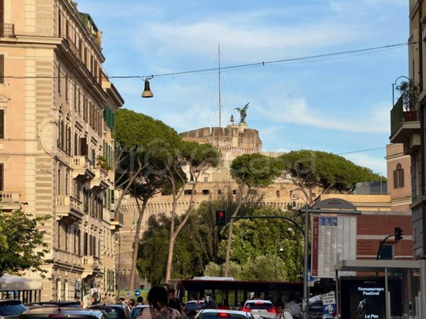 negozio in vendita a Roma in zona Rione Borgo