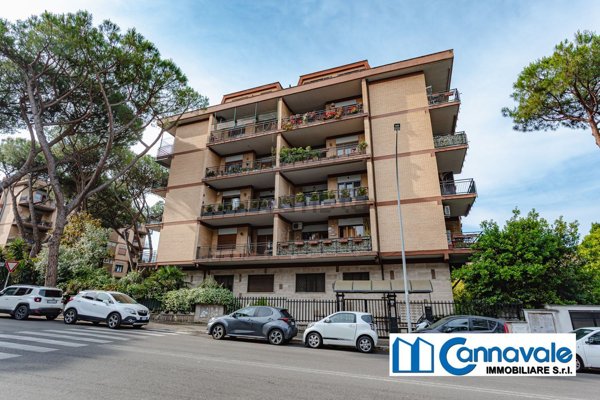 appartamento in vendita a Roma in zona Mostacciano