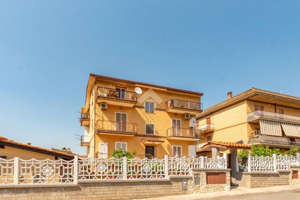appartamento in vendita a Roma in zona Borghesiana