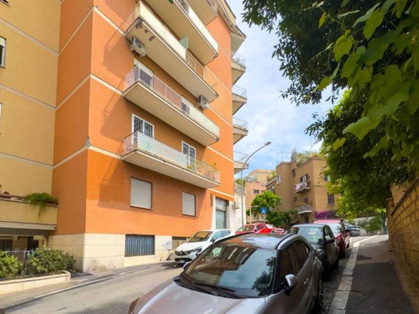 appartamento in vendita a Roma in zona Gianicolense
