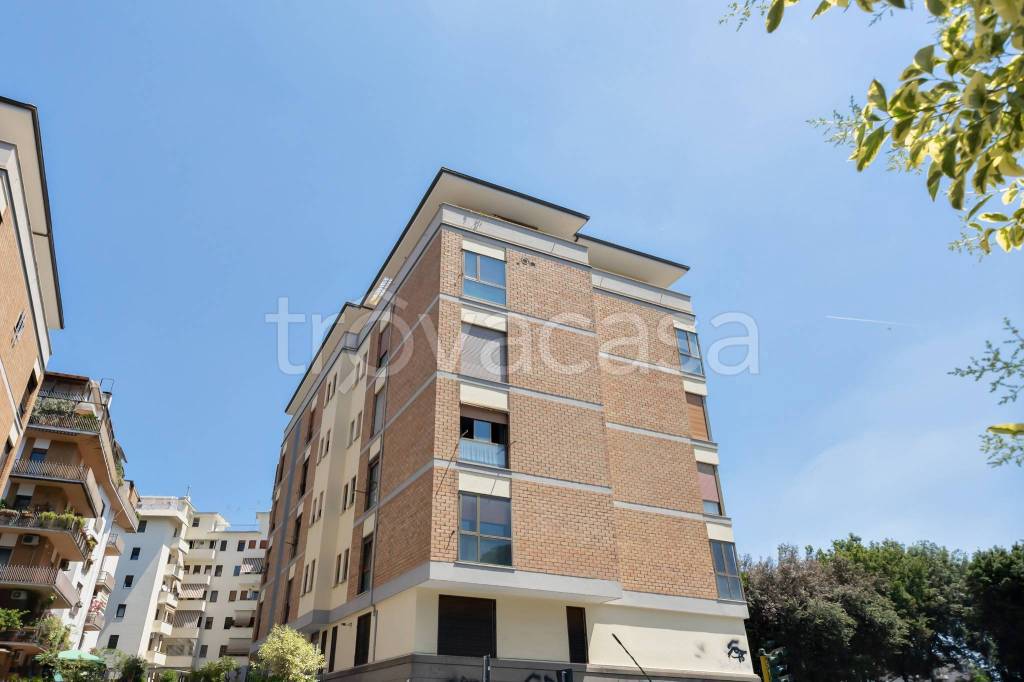 appartamento in vendita a Roma in zona Ardeatino