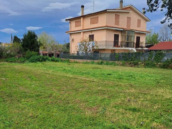 terreno agricolo in vendita a Roma