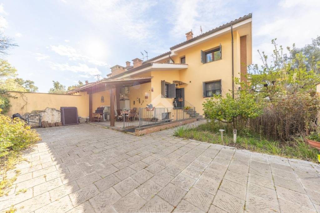 casa indipendente in vendita a Roma in zona Infernetto