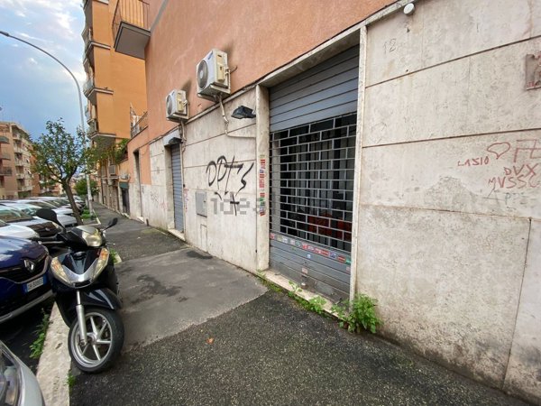 locale commerciale in vendita a Roma in zona Gianicolense