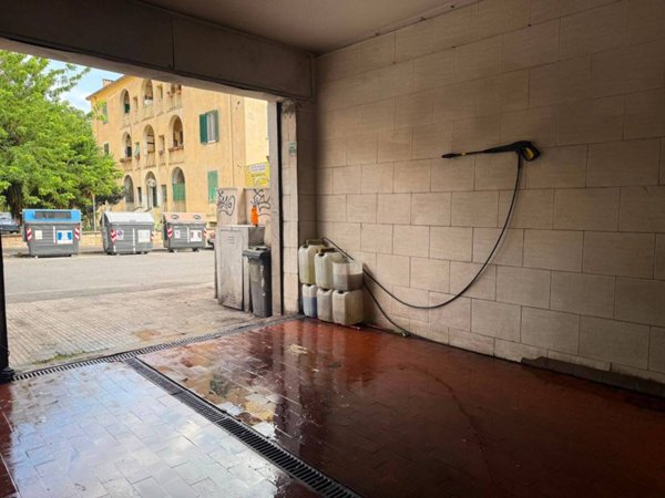 negozio in vendita a Roma in zona Torrevecchia