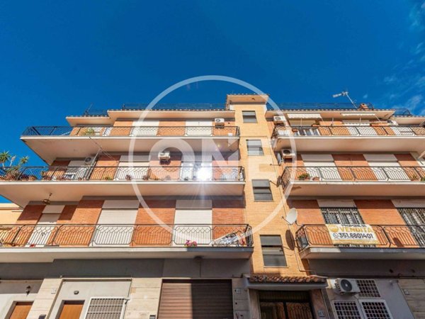 appartamento in vendita a Roma in zona Colle Prenestino