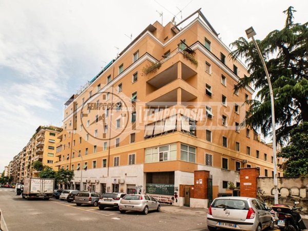 appartamento in vendita a Roma in zona Tuscolano