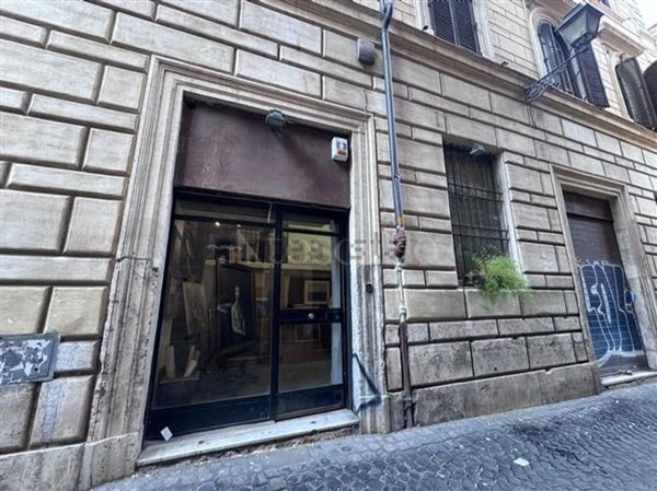 locale di sgombero in vendita a Roma in zona Parione/Sant'Eustachio