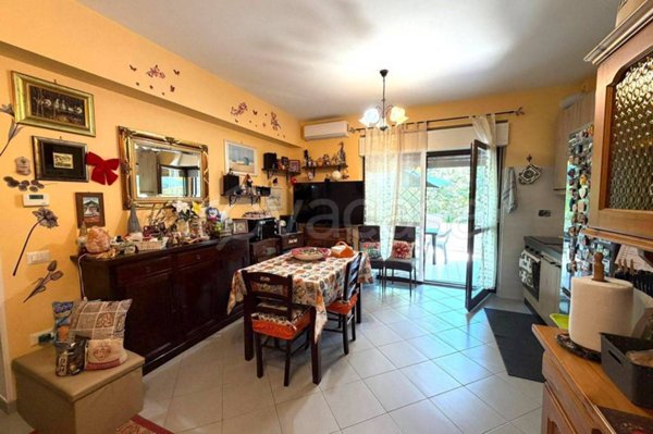 appartamento in vendita a Roma in zona Valle Santa