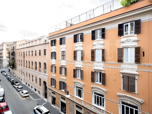 appartamento in vendita a Roma in zona Esquilino