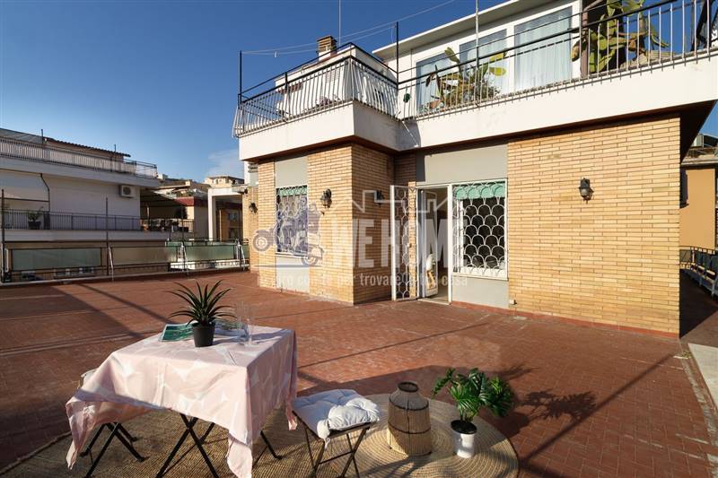 appartamento in vendita a Roma in zona Gianicolense