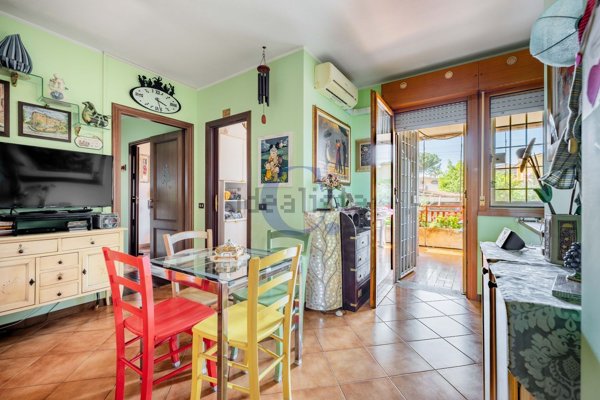 appartamento in vendita a Roma in zona Osteria del Curato