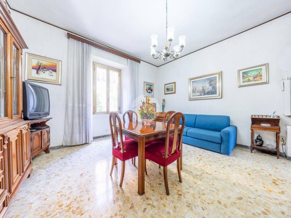 appartamento in vendita a Roma in zona Appio Latino