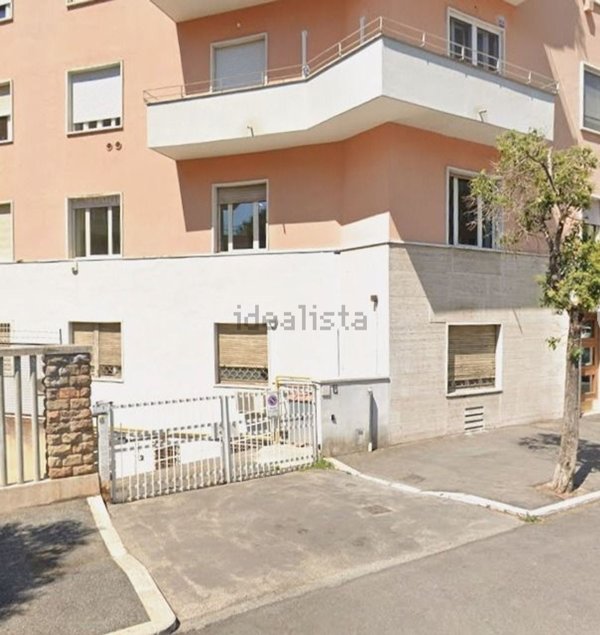 locale di sgombero in vendita a Roma in zona Tor Vergata/Torrenova