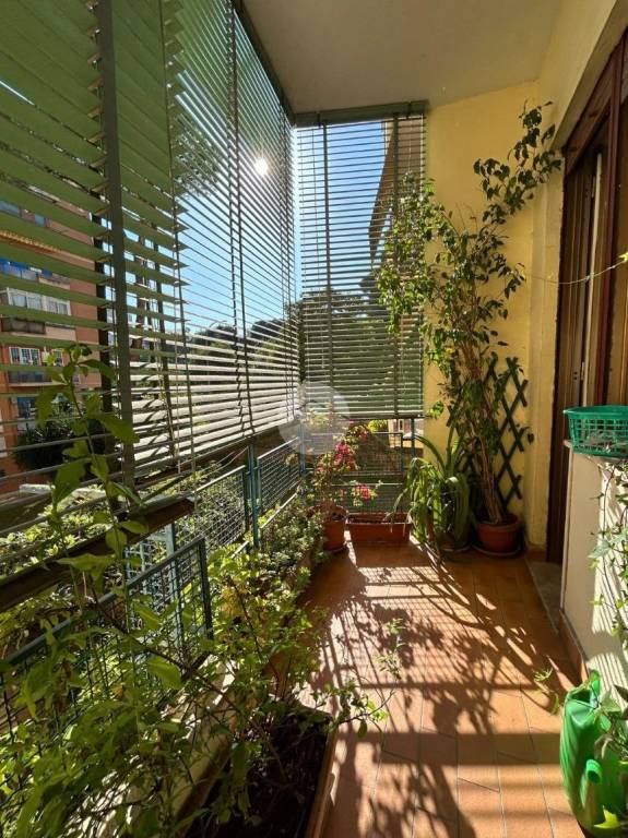 appartamento in vendita a Roma in zona Ostiense