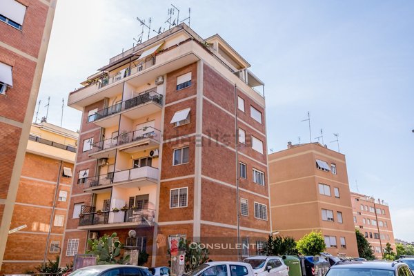 appartamento in vendita a Roma in zona Monte Sacro/Talenti