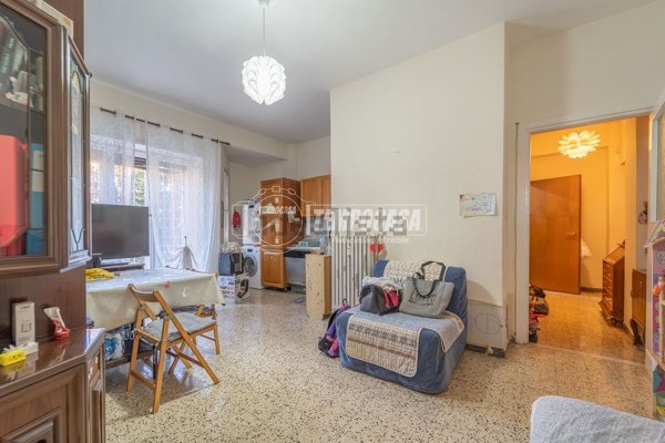 appartamento in vendita a Roma in zona Torre Spaccata