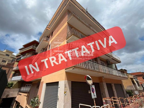 appartamento in vendita a Roma in zona Tomba di Nerone