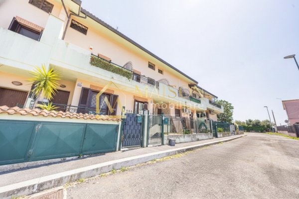 casa indipendente in vendita a Roma in zona Casal Morena