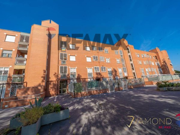 appartamento in vendita a Roma in zona Torre Angela