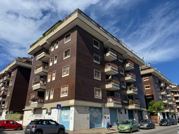appartamento in vendita a Roma in zona Ostia