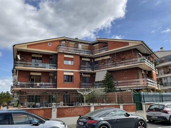 appartamento in vendita a Roma in zona Appio Claudio