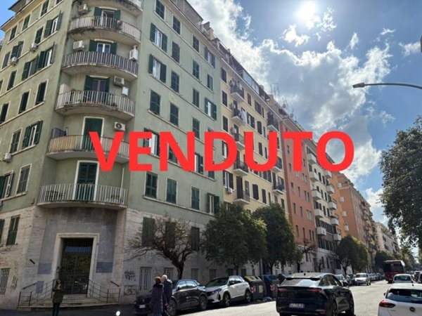 appartamento in vendita a Roma in zona Appio Latino
