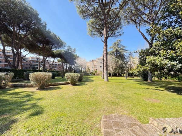 appartamento in vendita a Roma in zona Corviale