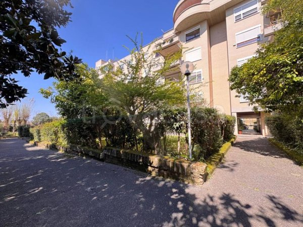 appartamento in vendita a Roma in zona Corviale
