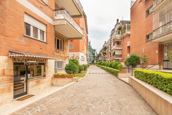 appartamento in vendita a Roma in zona Tor di Quinto
