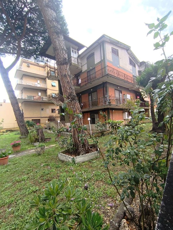 appartamento in vendita a Roma in zona Tor Bella Monaca