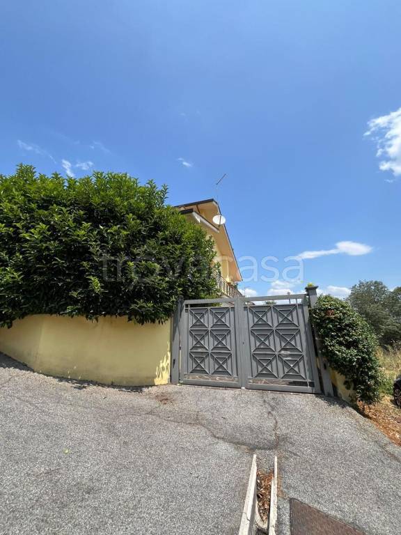 casa indipendente in vendita a Roma in zona Valle Muricana