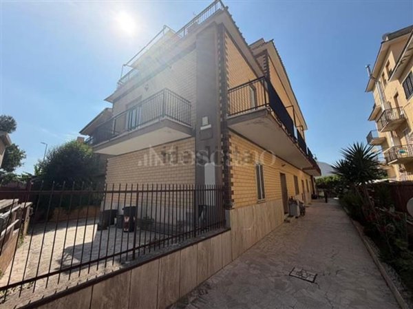 appartamento in vendita a Roma in zona Casal Morena