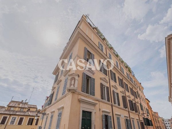 casa indipendente in vendita a Roma in zona Trevi-Colonna