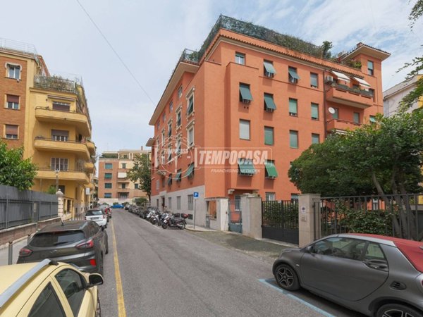 appartamento in vendita a Roma in zona Nomentano