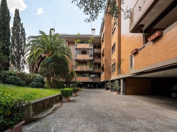 appartamento in vendita a Roma in zona Della Vittoria