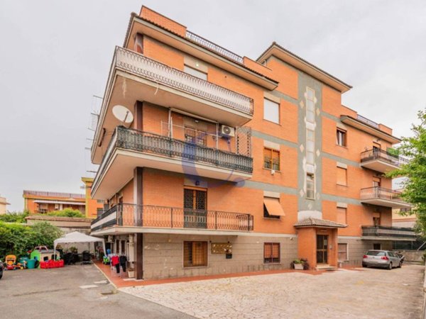 appartamento in vendita a Roma in zona Finocchio