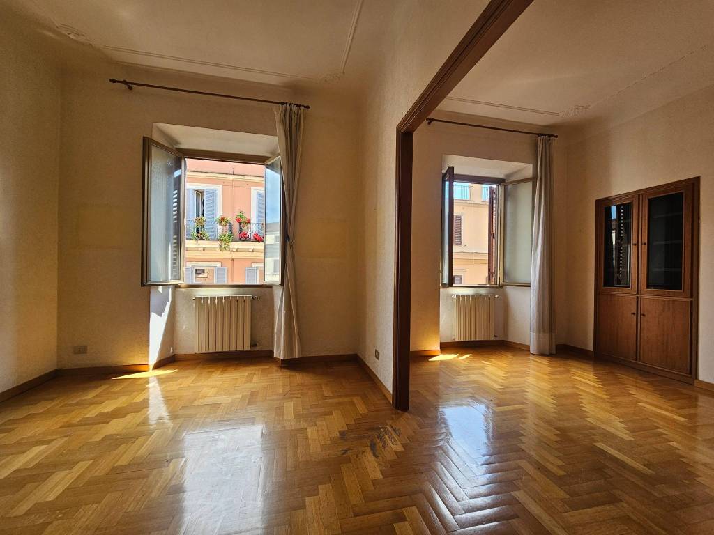 appartamento in vendita a Roma in zona Esquilino