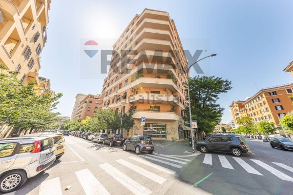 casa indipendente in vendita a Roma in zona Tuscolano