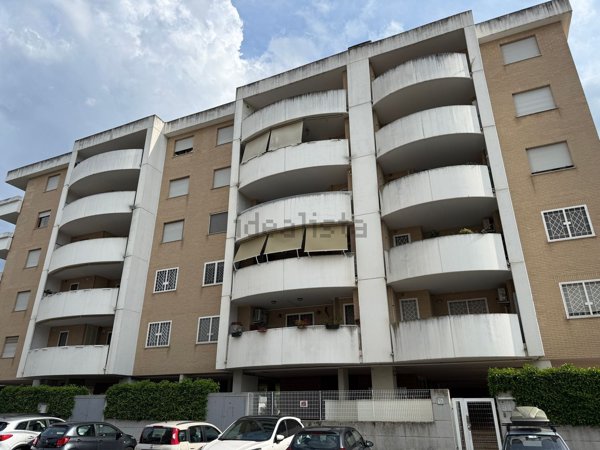 appartamento in vendita a Roma in zona Ponte di Nona