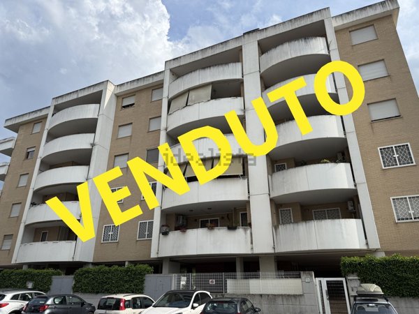 appartamento in vendita a Roma in zona Ponte di Nona