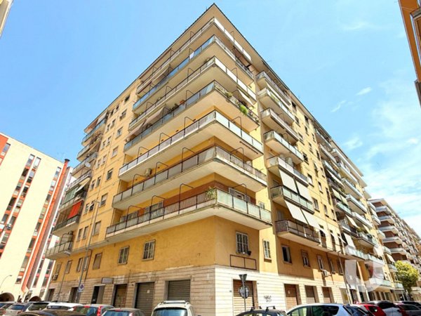 appartamento in vendita a Roma in zona Ostiense