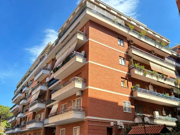 appartamento in vendita a Roma in zona Ostia