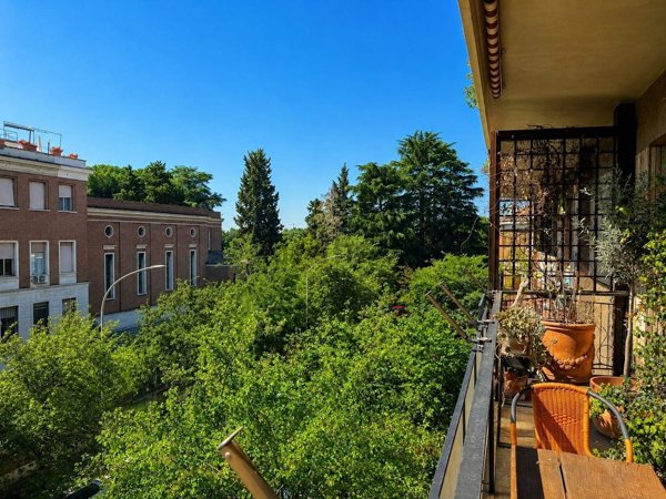 appartamento in vendita a Roma in zona Appio Latino